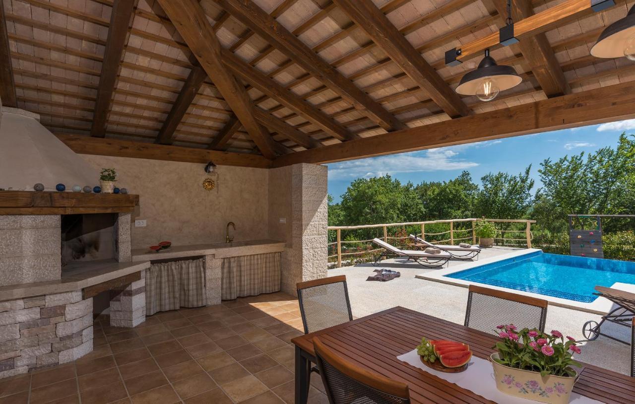 Villa-Osmium Smoljanci Εξωτερικό φωτογραφία