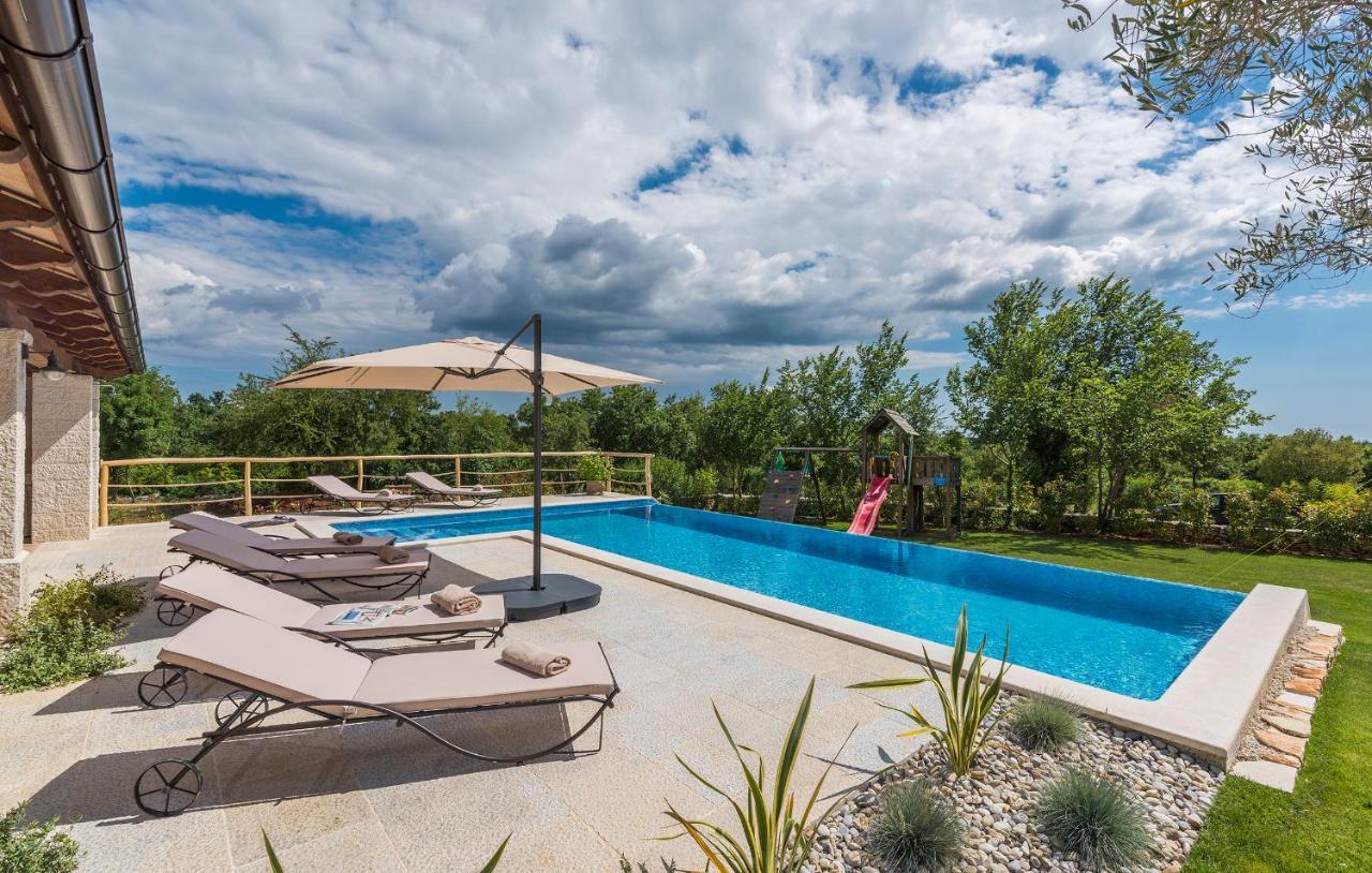 Villa-Osmium Smoljanci Εξωτερικό φωτογραφία