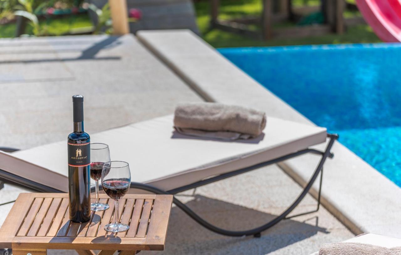 Villa-Osmium Smoljanci Εξωτερικό φωτογραφία