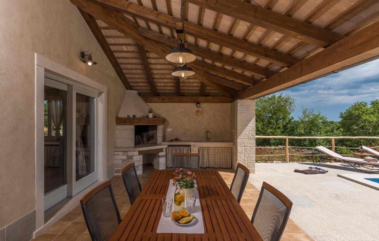 Villa-Osmium Smoljanci Εξωτερικό φωτογραφία